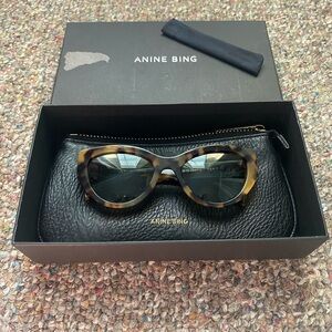 ANINE BING
Marin sunglasses